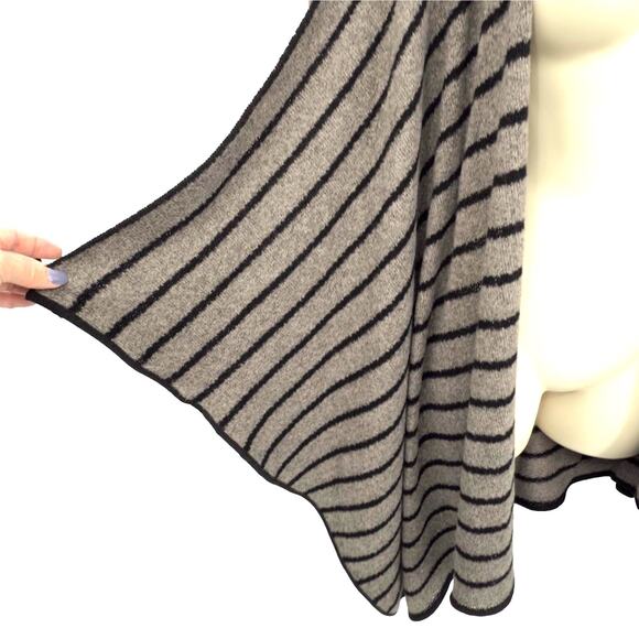 Soft Surroundings Cape Poncho Women's OS Made in USA Striped Fall Winter Weather - Picture 4 of 6